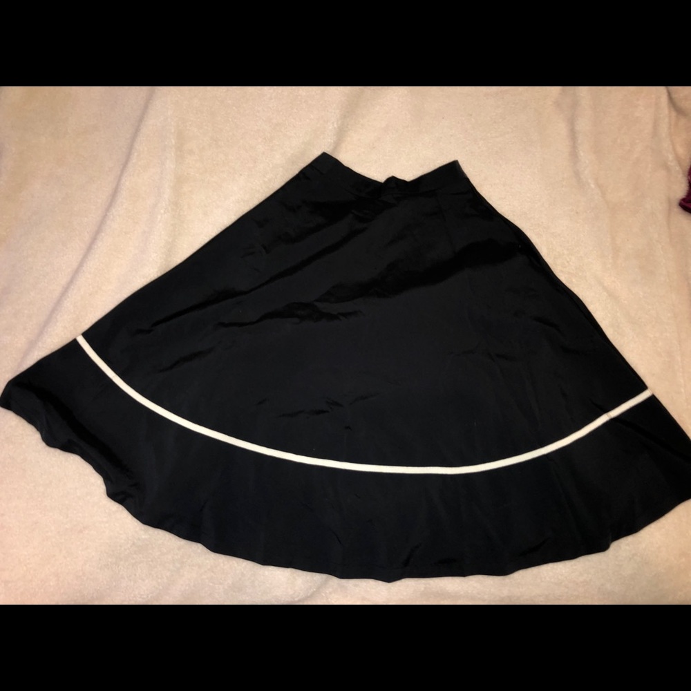 Black full skirt